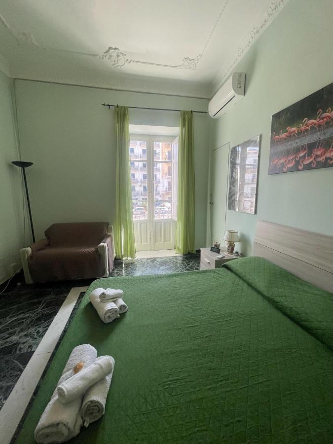 Maya'S Apartment Close To Ballaro Market And Central Station Palermo Eksteriør billede