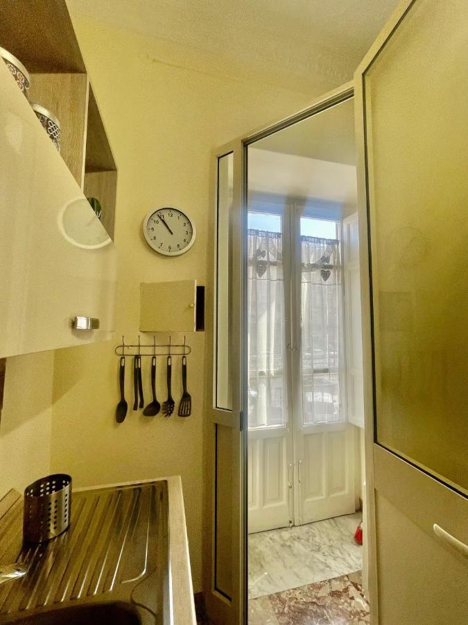 Maya'S Apartment Close To Ballaro Market And Central Station Palermo Eksteriør billede