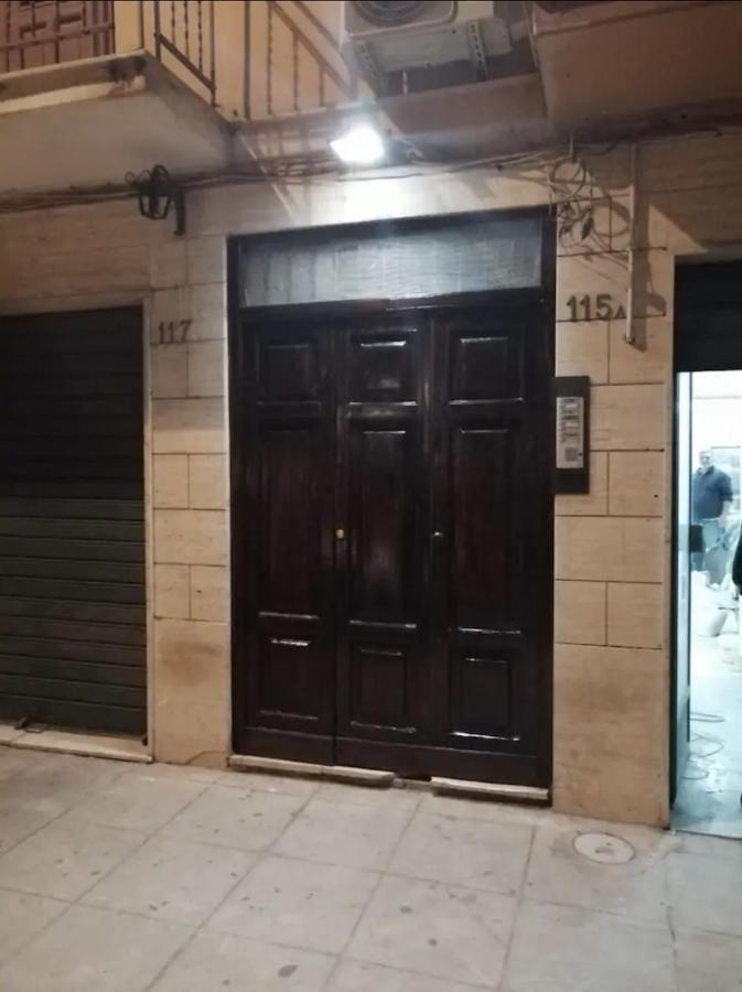 Maya'S Apartment Close To Ballaro Market And Central Station Palermo Eksteriør billede